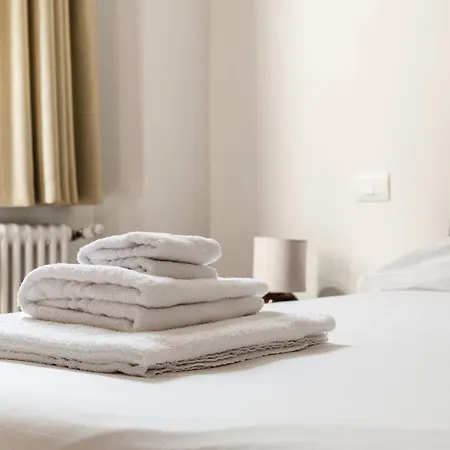 5min Dalle Due Torri, Luxury Flat Nel Centro Storico Appartamento