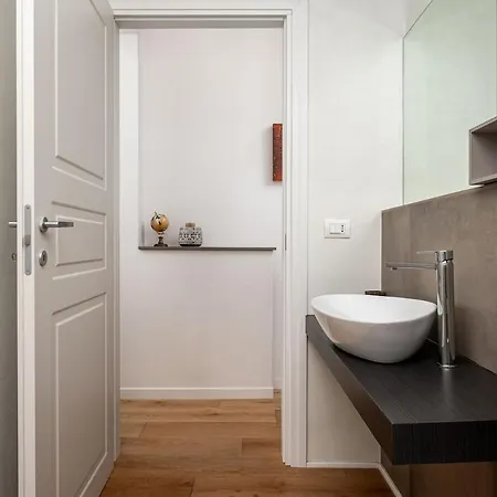 5min Dalle Due Torri, Luxury Flat Nel Centro Storico Appartamento *