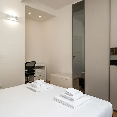 5min Dalle Due Torri, Luxury Flat Nel Centro Storico