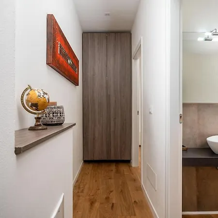 5min Dalle Due Torri, Luxury Flat Nel Centro Storico Appartamento