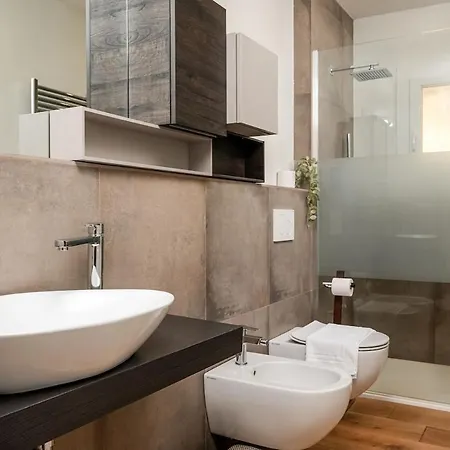 5min Dalle Due Torri, Luxury Flat Nel Centro Storico Appartamento *