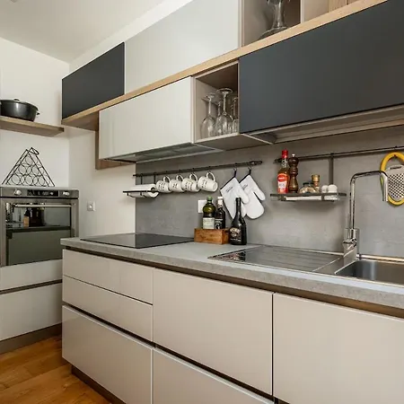 5min Dalle Due Torri, Luxury Flat Nel Centro Storico Appartamento