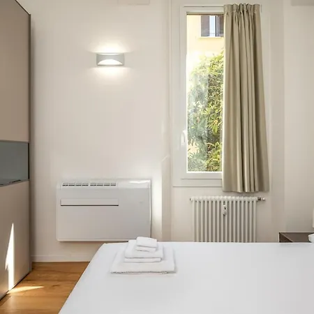 5min Dalle Due Torri, Luxury Flat Nel Centro Storico Appartamento
